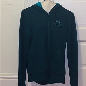 Arc’teryx zip-up hoodie. Women’s M. Never worn.